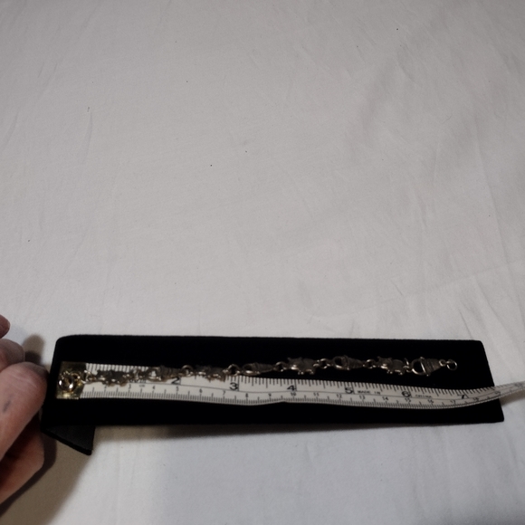 Designer Collection Antique Silver Toned Pig and Food Bucket Bracelet - Picture 9 of 10